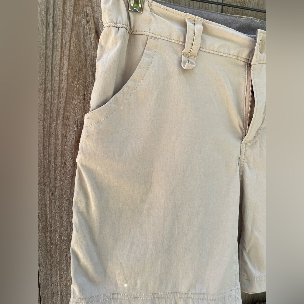 Duluth Trading Company Dry on the Fly 6 Pocket Cargo Shorts Crème Color Size 6 - Picture 9 of 9